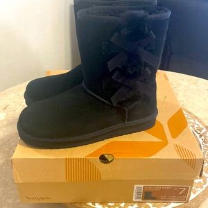 UGG Kookaburra NWT boots